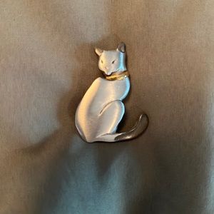 Pewter cat brooch